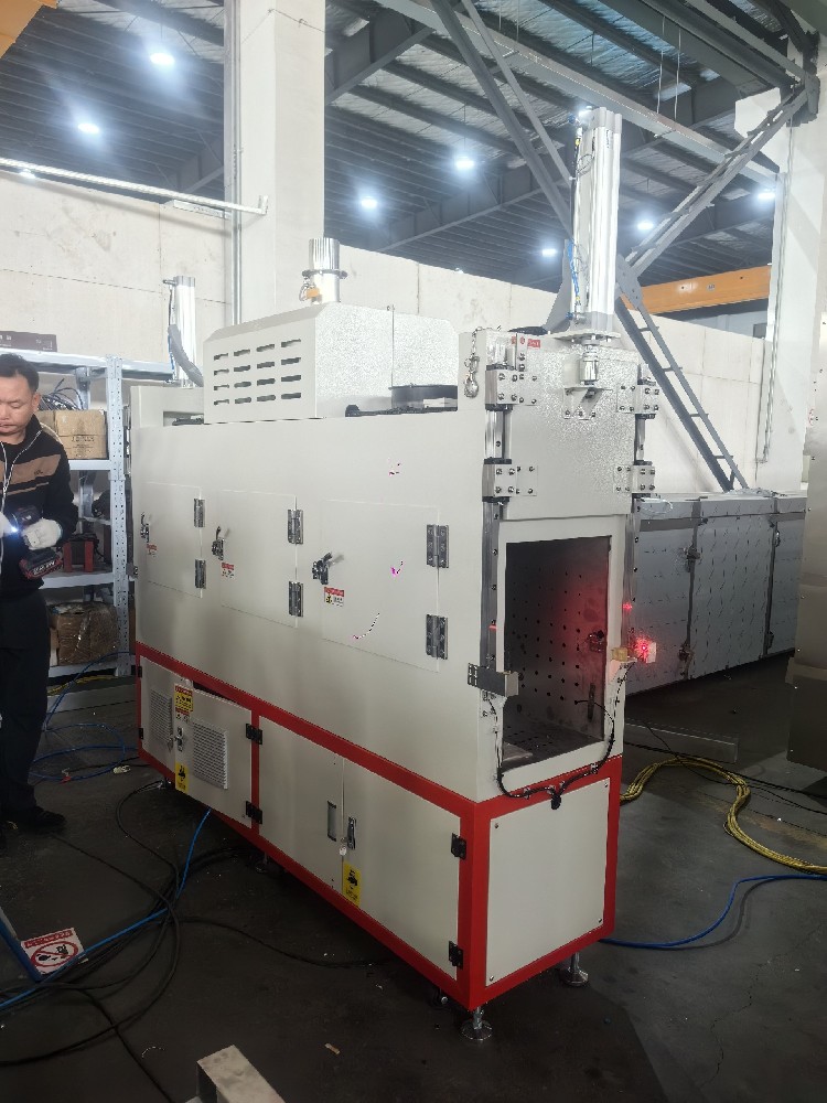 上海冠頂工業(yè)設(shè)備有限公司推出高效工業(yè)烘箱解決方案，助力工業(yè)干燥與熱處理升級(jí)